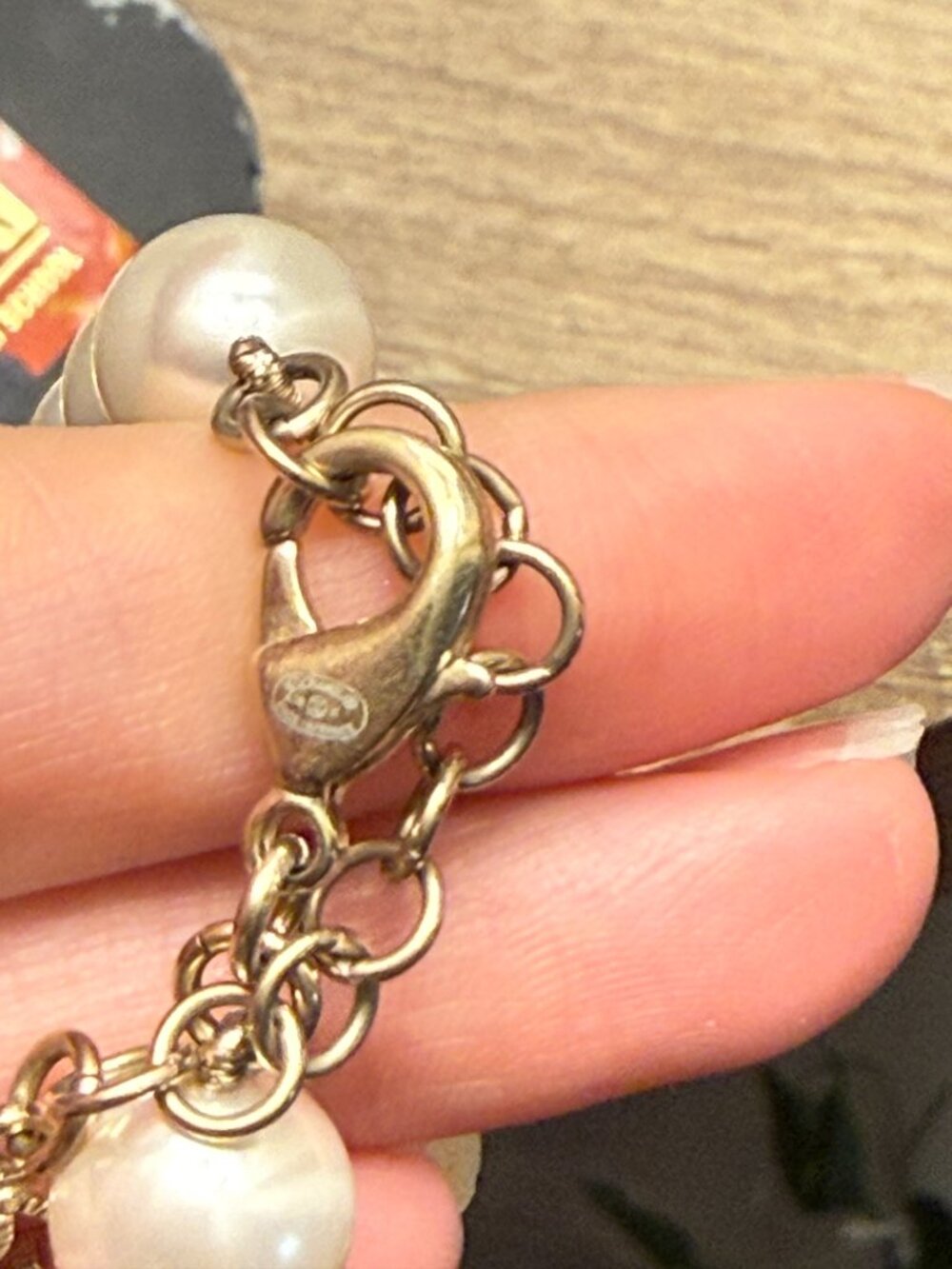 Chanel Faux Pearl CC Choker Necklace Gold Tone Logo Adjustable Excellent Conditi - Picture 5 of 6